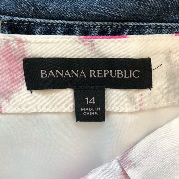 Banana Republic | Side Pleat Pencil Skirt - Picture 6 of 8